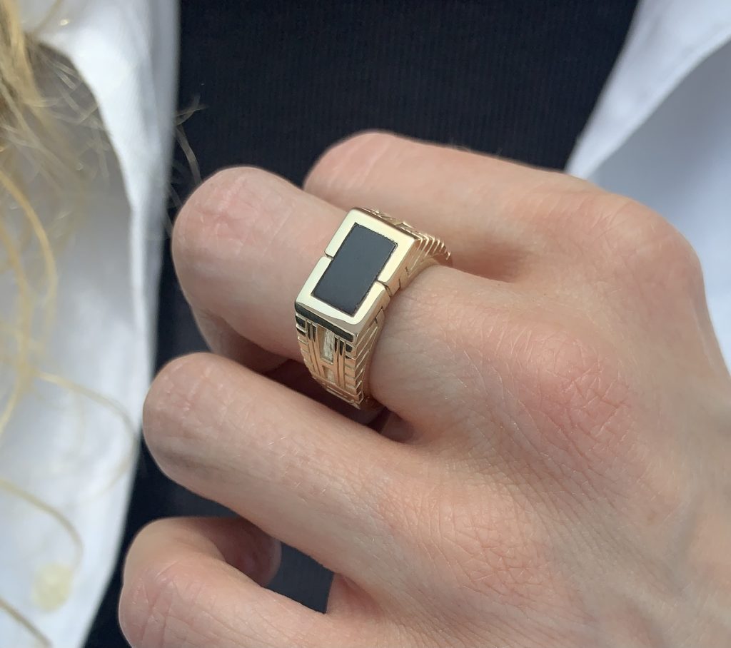 14K yellow gold signet ring with onyx, 2021