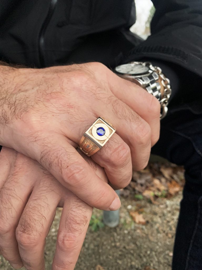 14KY gold ring with sapphire and baguette diamonds, 2021